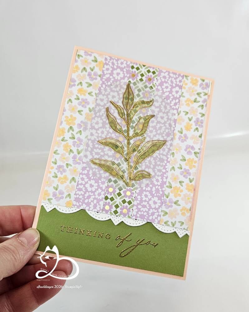 Elegant kaartje gemaakt met de producten uit de collectie Lovely&Beautiful van Stampin'Up! waarbij ik op vellum een afbeelding met heat-embossing heb gemaakt, dit is  gemaakt tijdens de wekelijkse donderdaglive. 