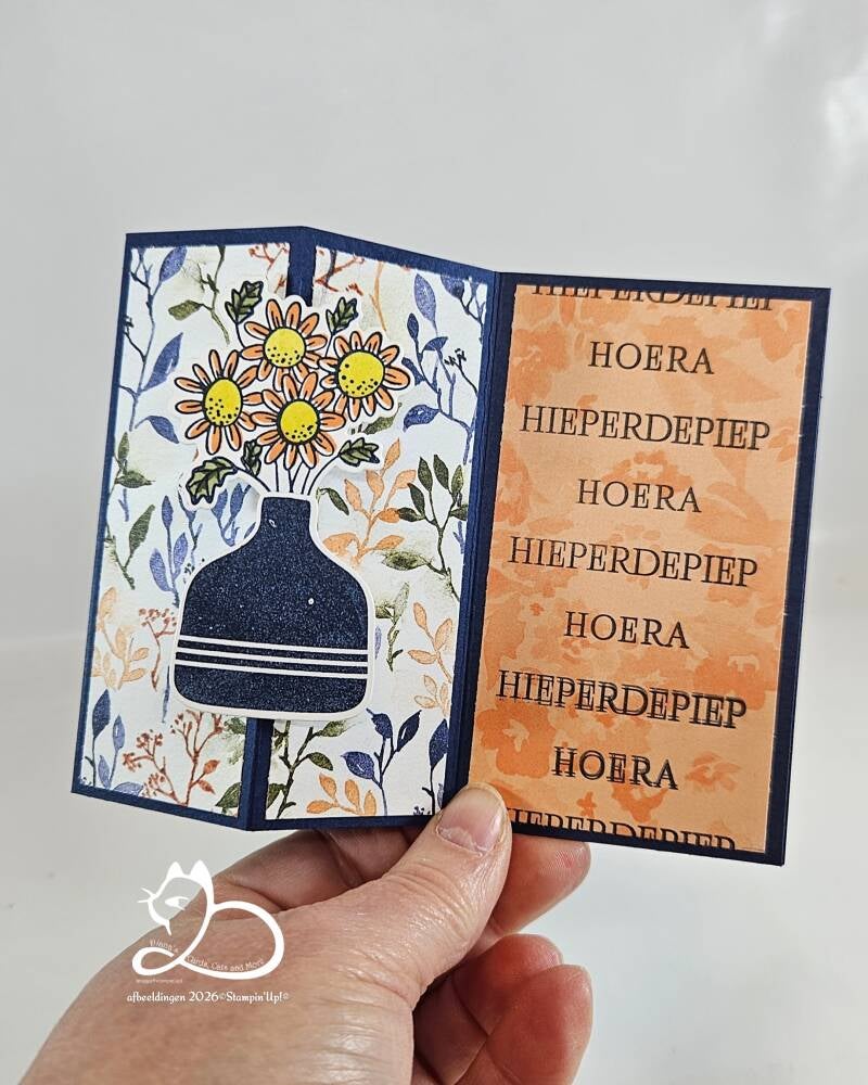 Funfold kaart gemaakt tijdens de wekelijkse donderdaglive met de set  Pop Up Petals en gebruik makend van de Stampin'Positioner.