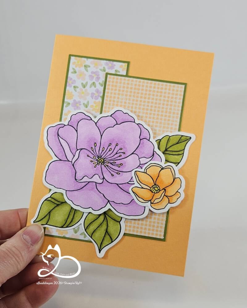 Mooie bloemige kaart in pasteltinten met de set Lovely & Beautiful voor de facebookhop : knallend het nieuwe jaar in.