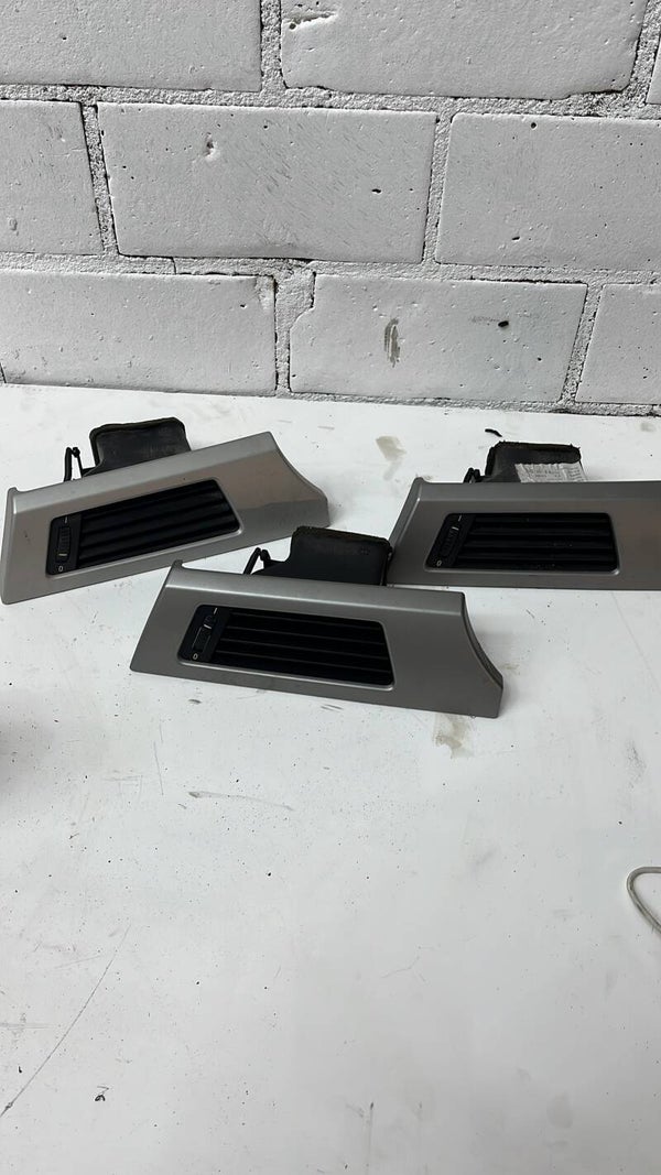 Dashboard Luchtrooster Links E90 / 9130459