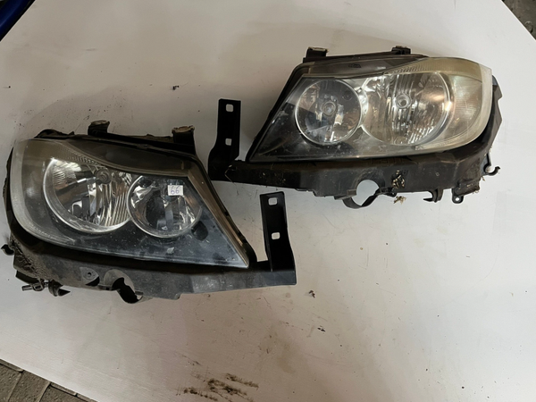 Koplampen set Halogeen E90 / 6942721 // 6942722