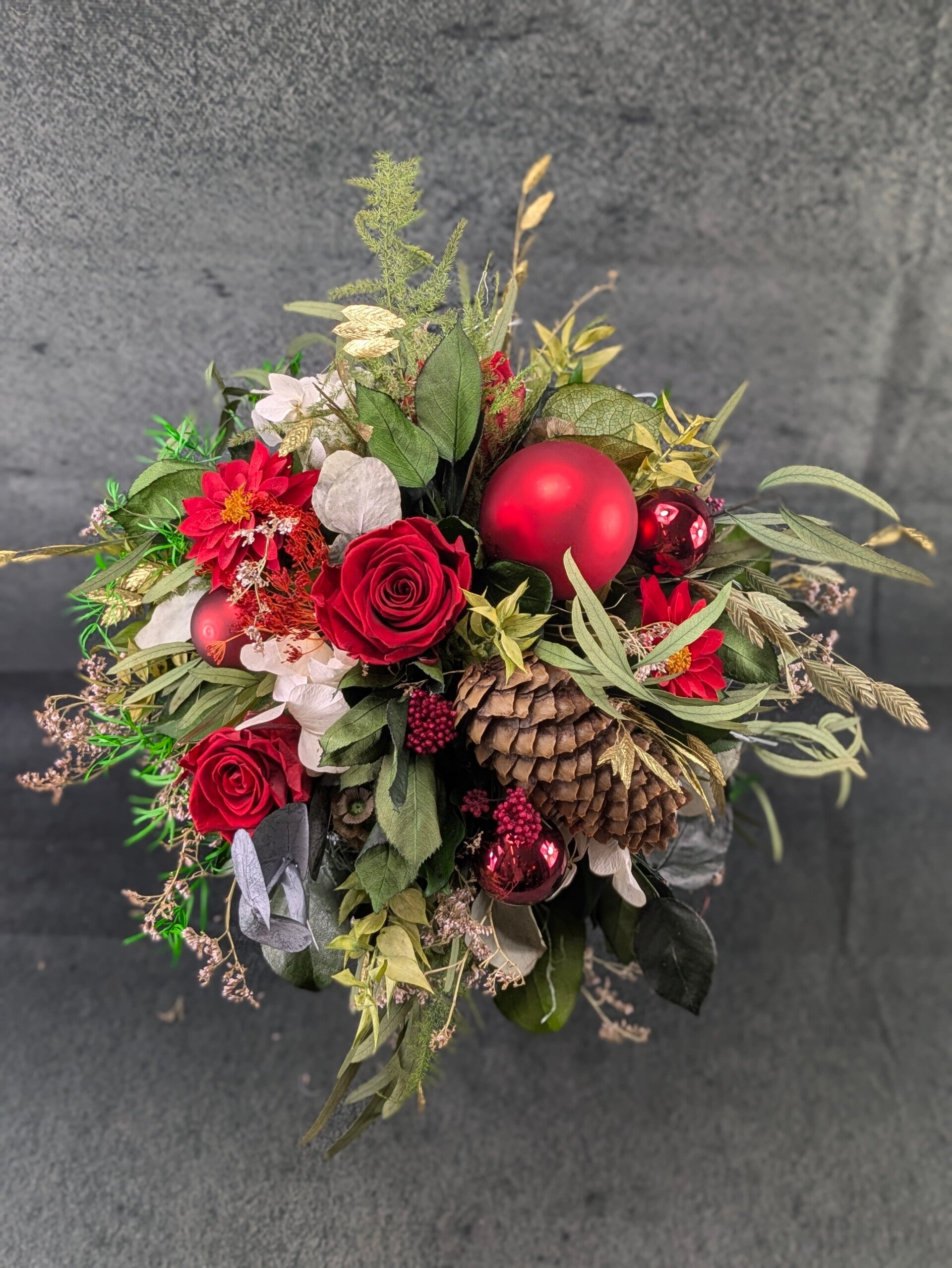 Festlicher Blumenstrauss "Red Elegance"