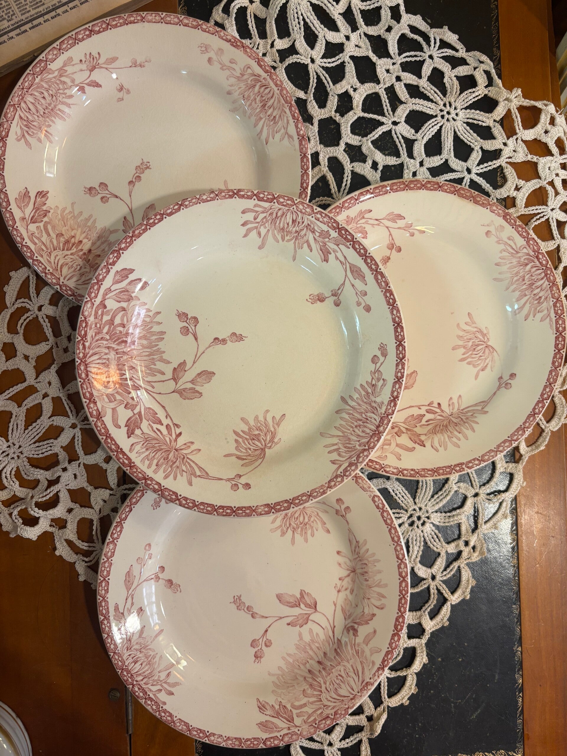 4 assiettes plates terre de fer Turenne Creil Montereau