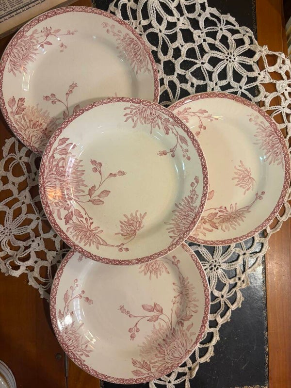 4 assiettes plates terre de fer Turenne Creil Montereau