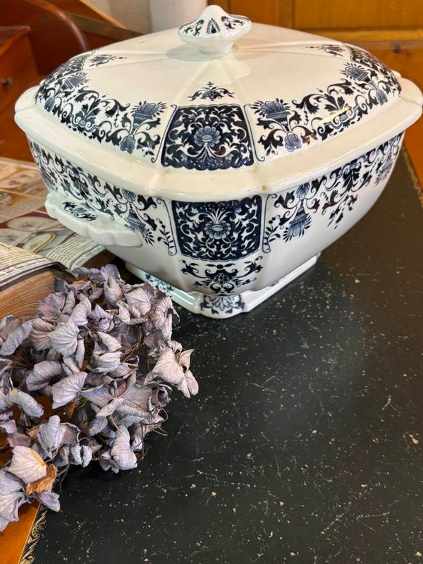 Soupière terre de fer « carré bleu » de Gien