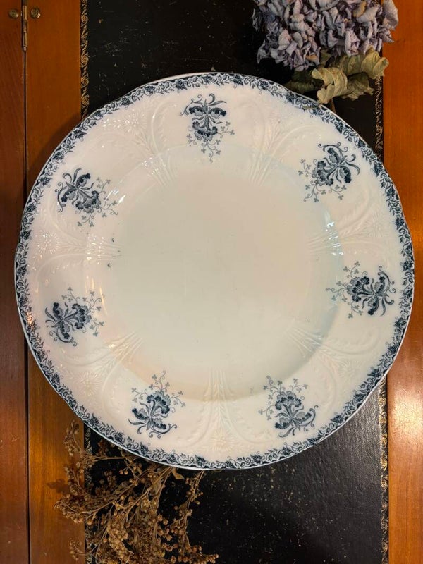 Plat rond terre de fer Neva de Saint Amand