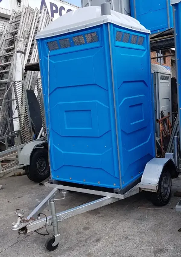 Toiletvogn – Enkeltkabine på trailer