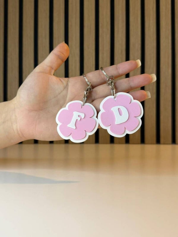 Bloem letter sleutelhanger