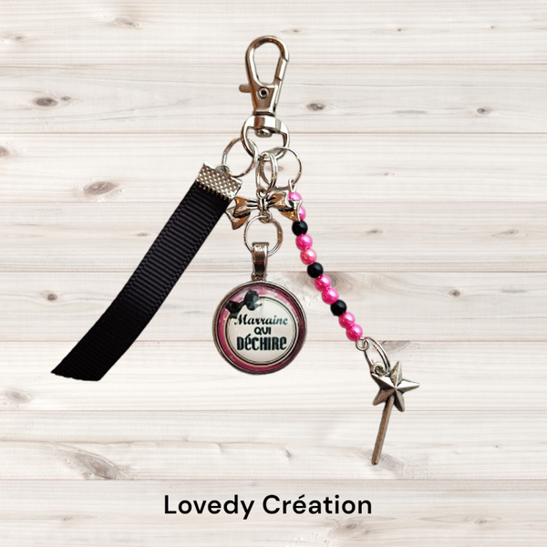 Porte clé  "marraine qui déchire"