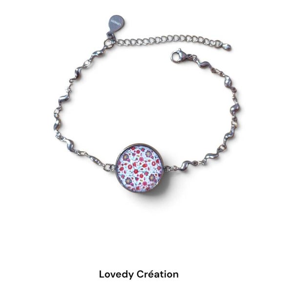 Bracelet Romantique – Acier Inoxydable et Médaillon Fleurs Champêtres (20 mm)