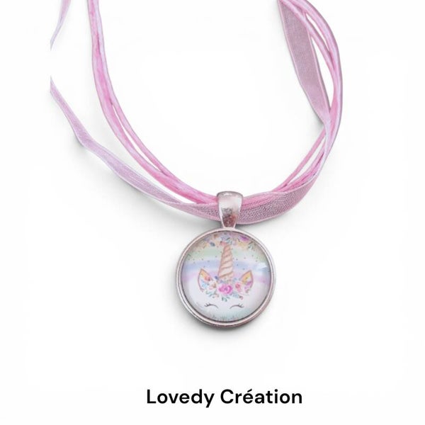 Pendentif Enfant – Collier Cordon Rose et Médaillon Licorne Florale (20 mm)