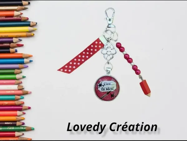 Porte clé " Vive la récré " - rouge