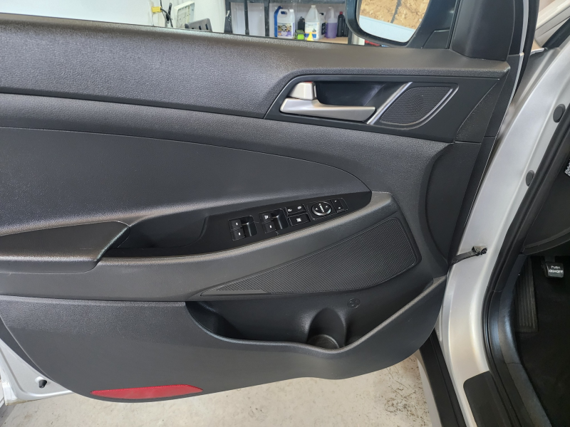 Nettoyage intérieur porte voiture