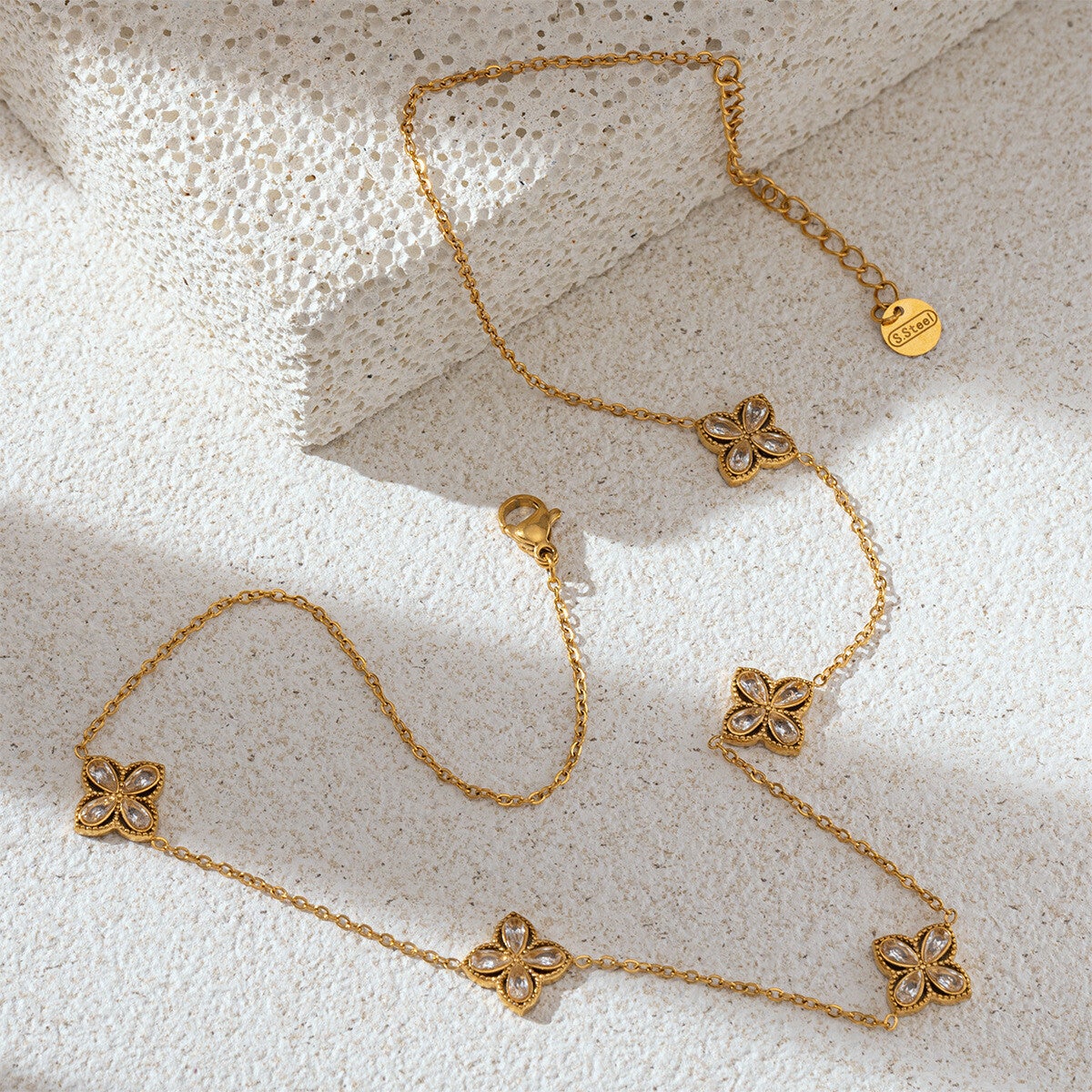 Collier Carla