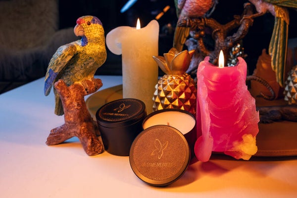 Handgemaakte Kaars in Zwarte Blik