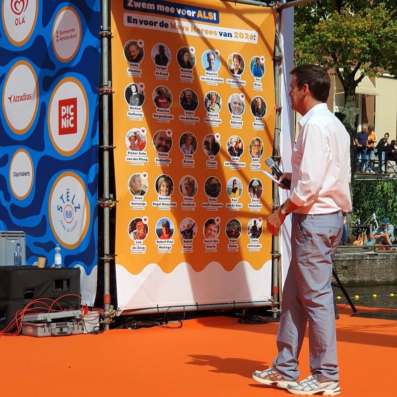 presentator-ruben-nicolai-zoekt-de-wave-hero-van-wave-11-ik-dus-standard-1trck6.jpg