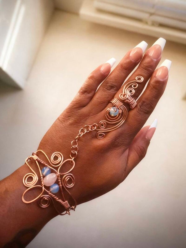 Luna Rose Hand Chain