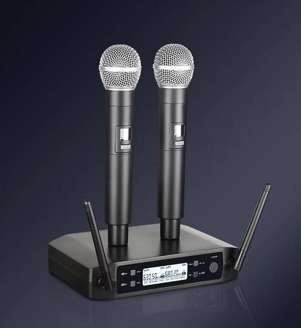 First Class draadloze microfoonset met twee UHF handmicrofoons