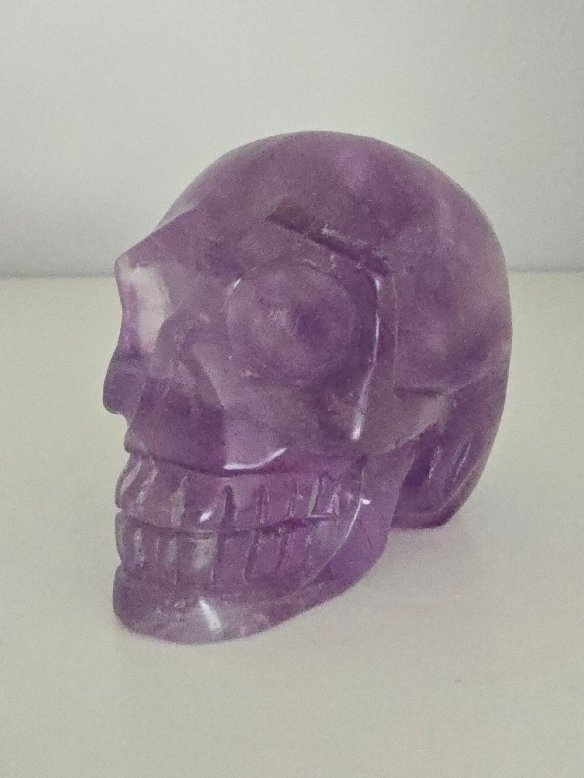 Ameythst Skull With Rainbow S39