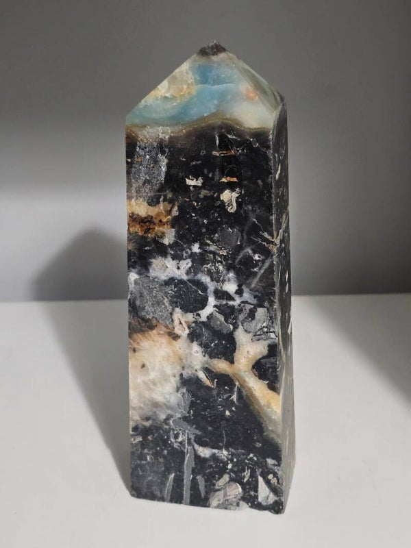 Carrabian Calcite Tower Z364