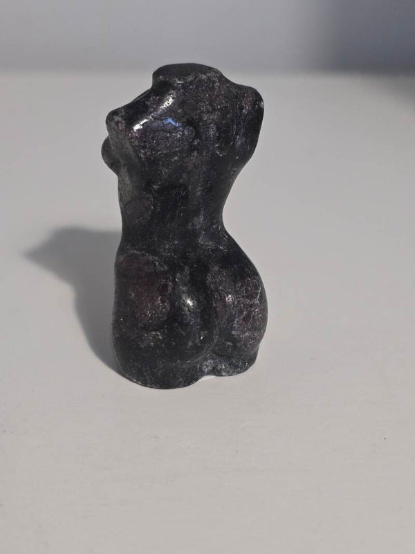 Garnet and Fire works Lady Carving R162