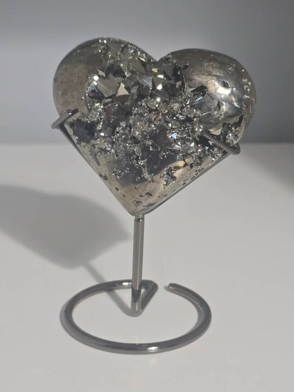 Pyrite Heart On Stand G25