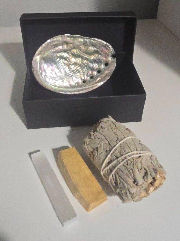 Sage, Selenite, Pablo Santo and Shell Bundle F27