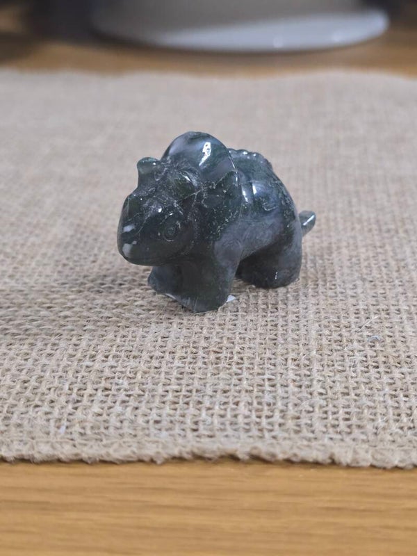 Moss Dinosaur Carving D106