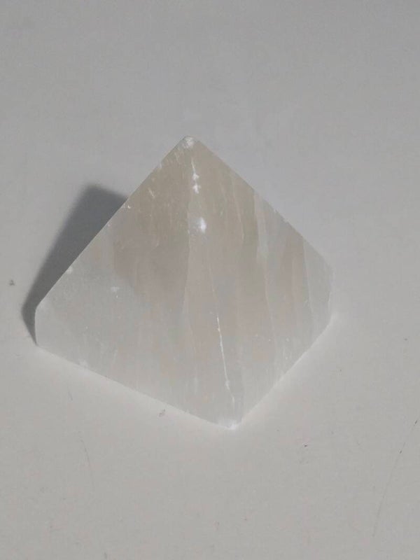 Selenite Pyramid LW4