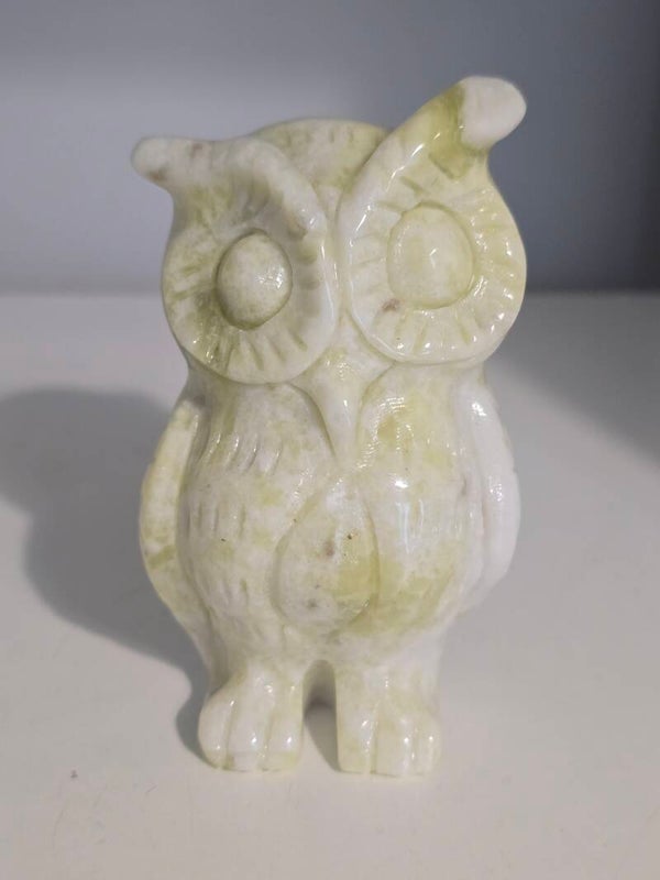 Lemon Jade Owl Carving R418