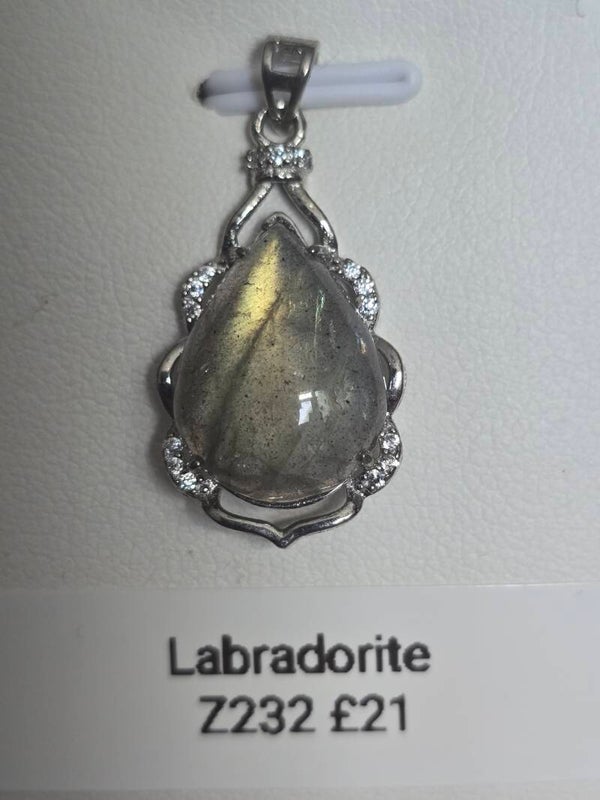 Labradorite Pendant Z232