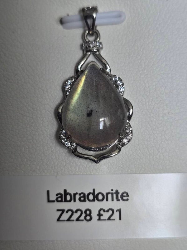 Labradorite Pendant Z228