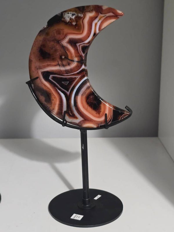 Sardonyx Moon In Stand D156