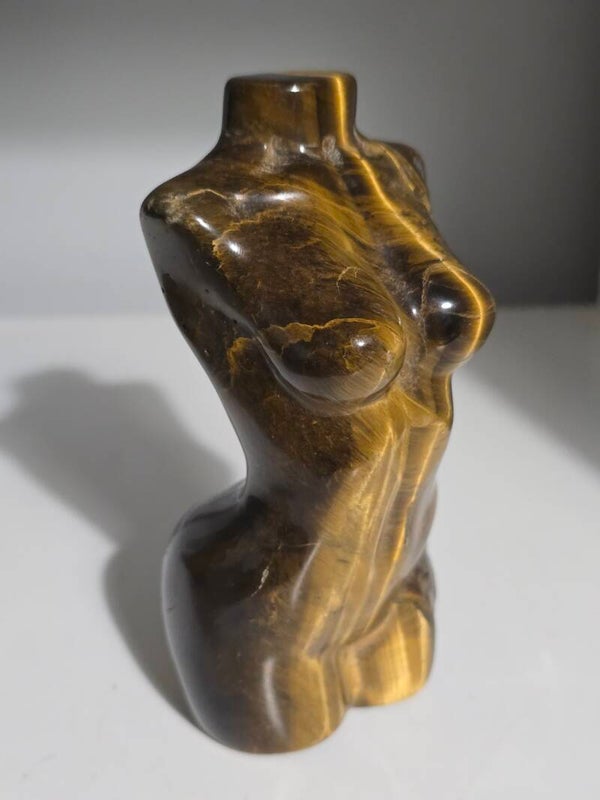 Tigers Eye Goddess Carving Z603