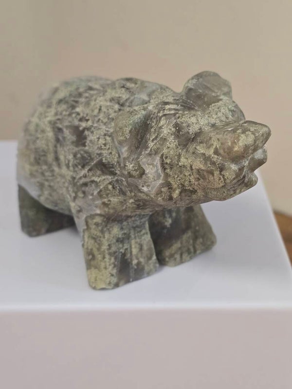 Moss Agate Bear Carving Z992
