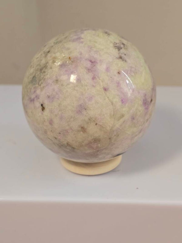 Hackmanite Sphere I03