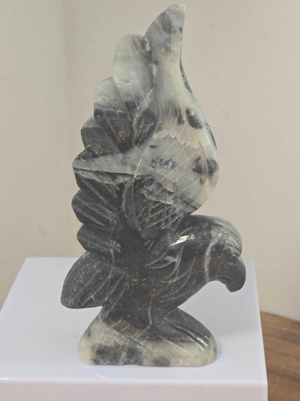 Carrabian Calcite Eagle Carving Z902