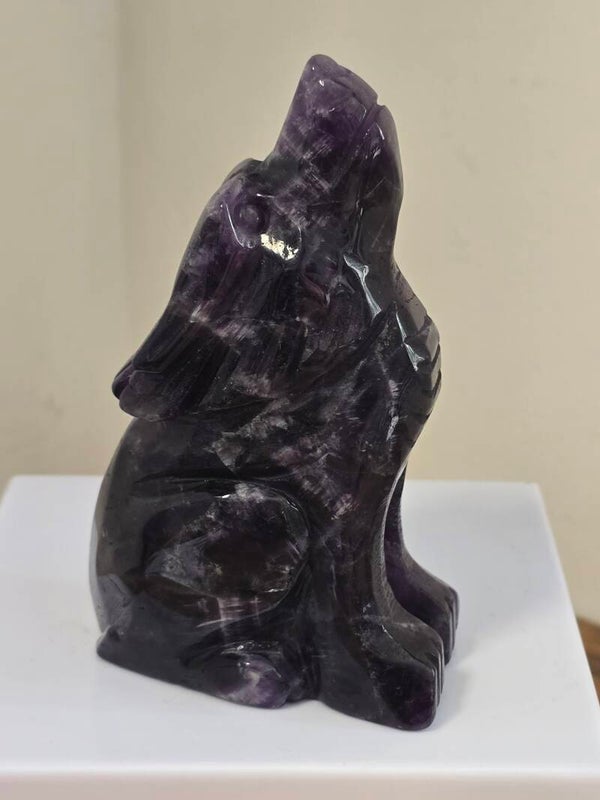 Dream Amethyst Wolf Carving Z999