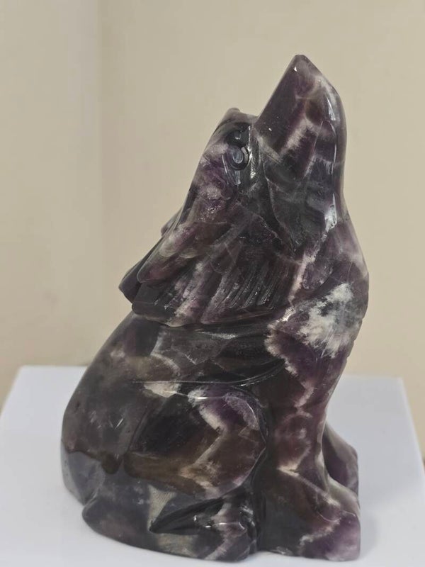 Dream Amethyst Wolf Carving Z998