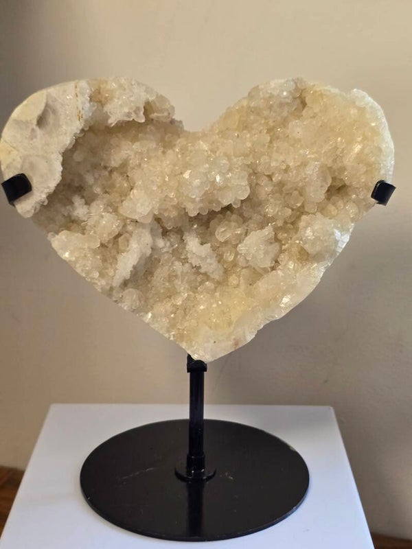 Morrocan Quartz Heart On Stand Z972