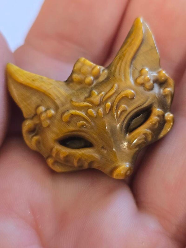 Tigers Eye Fox Face Carving S187