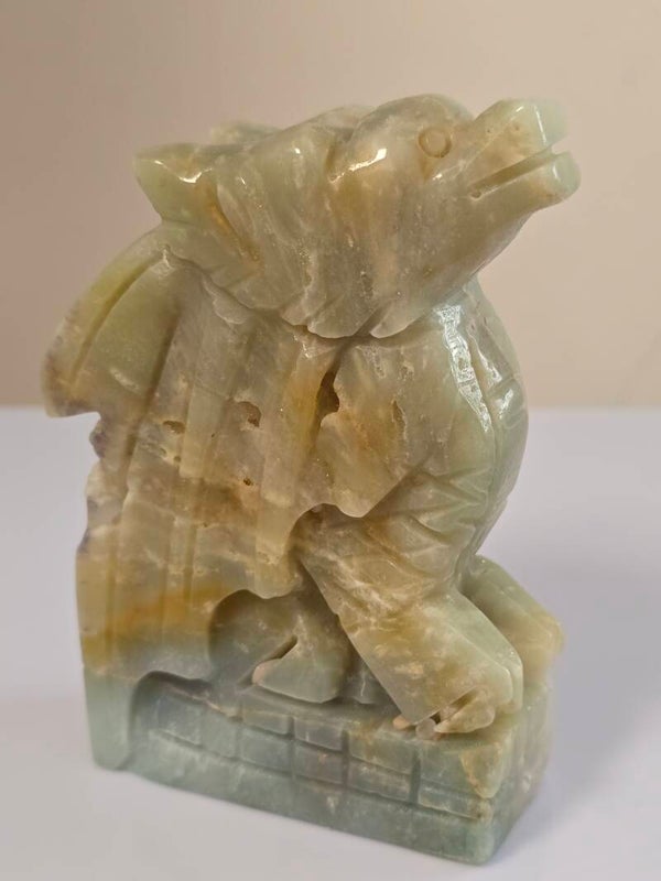 Carribean Calcite Dragon Carving Z33