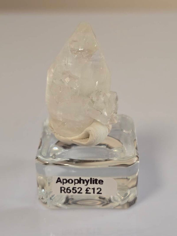 Apophylite Specimen R652