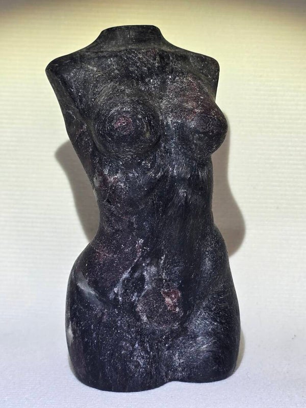 Garnet and fire works lady carving CX375