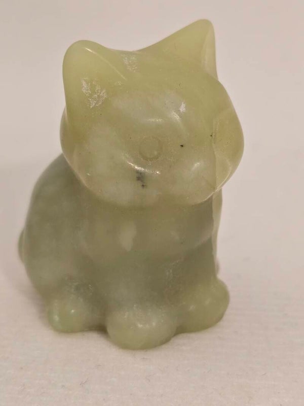 Yellow Jade Cat R320B