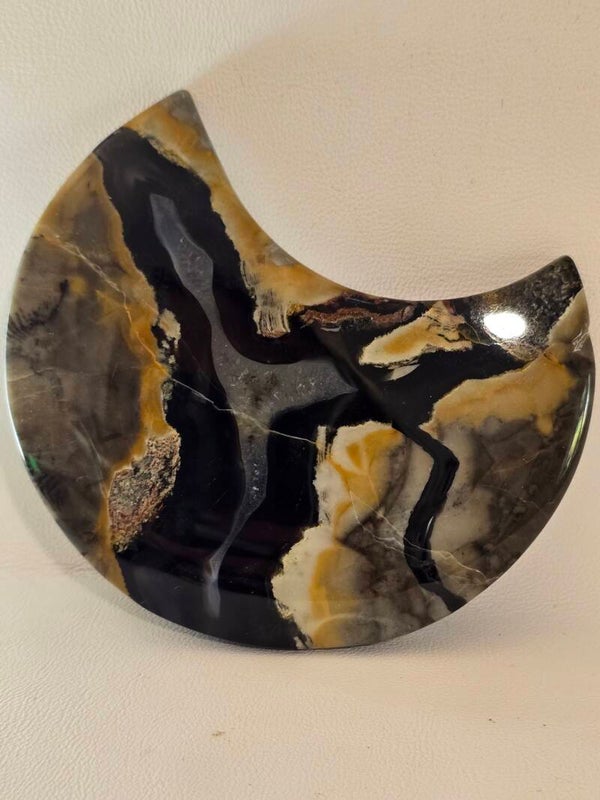 Volcano Agate Moon R469