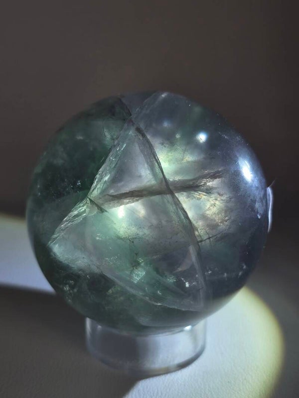 Fluorite Sphere 353g Z204