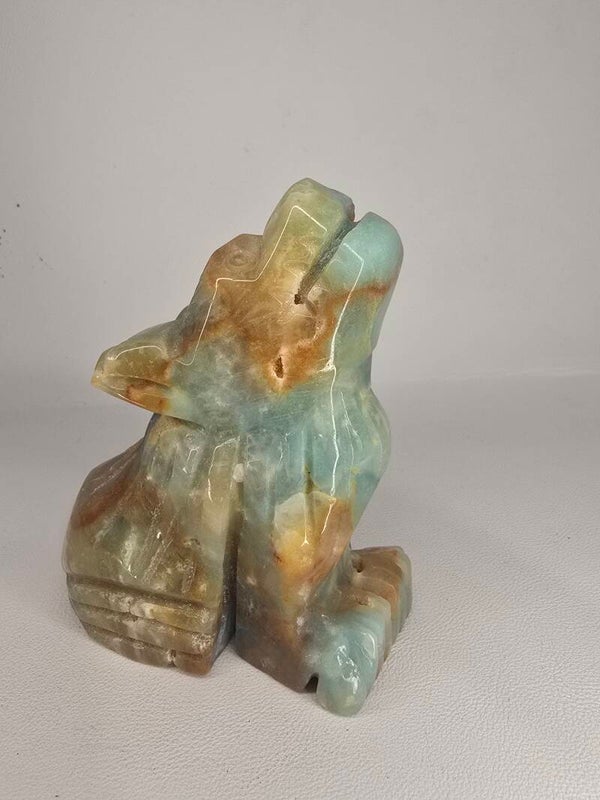 Carrabian Calcite Wolf Carving Z953