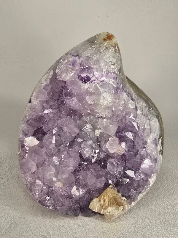Amethyst Flame Shape H42 625g
