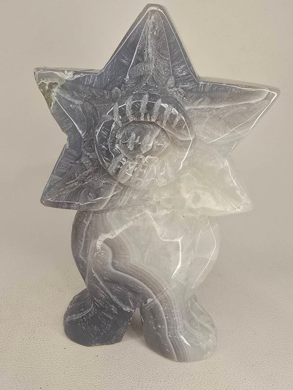 Agate Flower With Eye 380g Z329